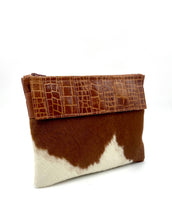 Load image into Gallery viewer, Sofia Clutch Tan Cowhide
